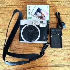 Fujifilm Instax Mini 90 Neo Classic - Black and Silver